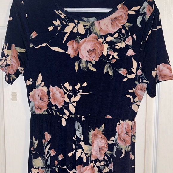 Pink blush maternity maxi - Picture 2 of 3